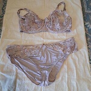 Cacique Elegant Lace Women's Intimate Set in Lavender